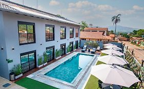 Pousada Flores do Carmo